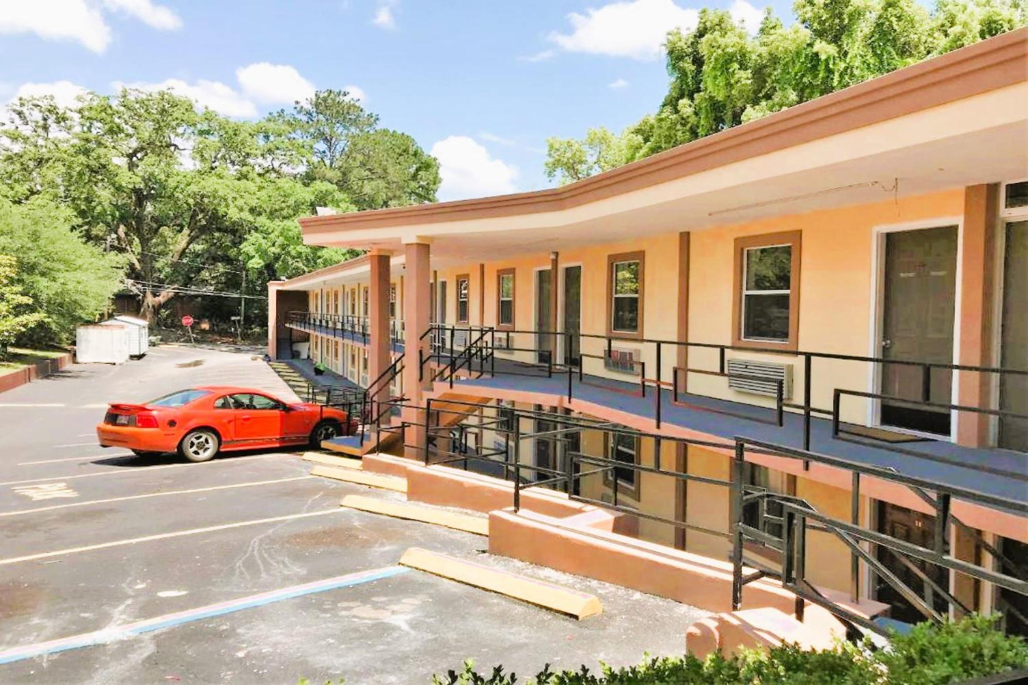 Oyo Hotel Tallahassee Downtown Kültér fotó